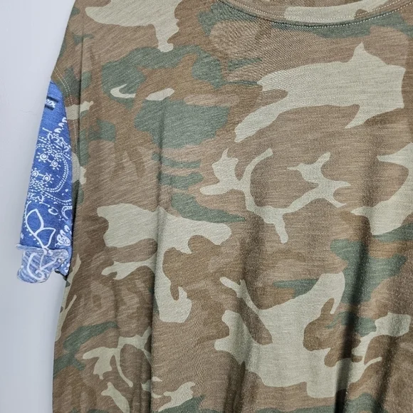 We the Free Camo Short Sleeve Graphic Top Medium - Picture 2 of 7